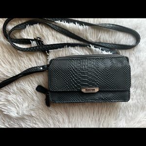 Keneth Cole Crossbody Wallet